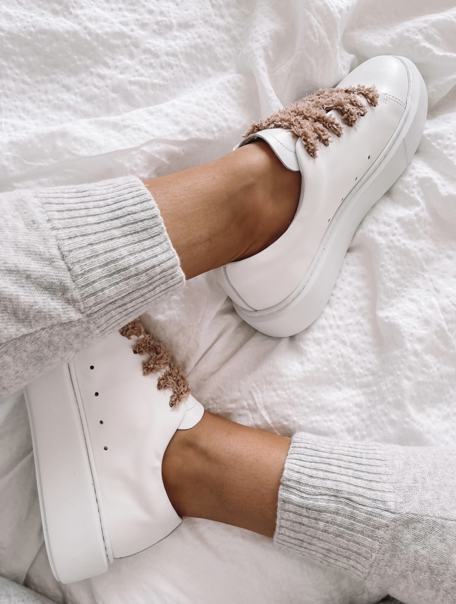 Sneakersy